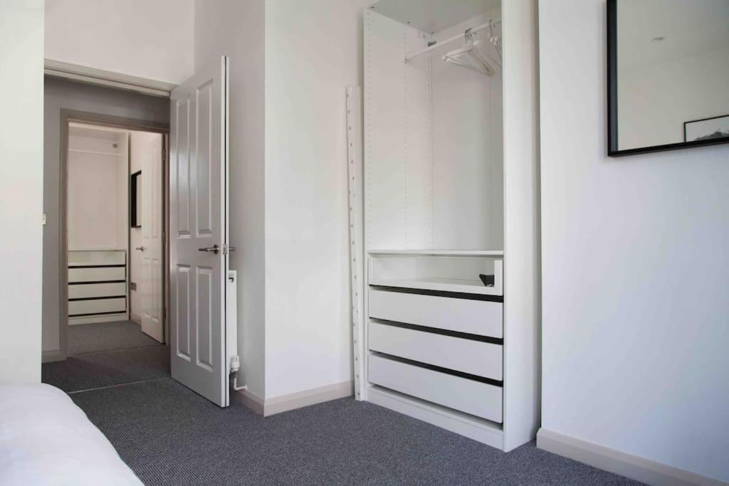 Stunning 2 Bed Apartment With Sea Views, Penzance Buitenkant foto
