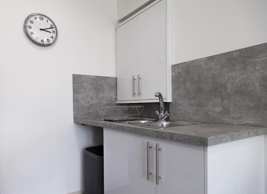 Stunning 2 Bed Apartment With Sea Views, Penzance Buitenkant foto