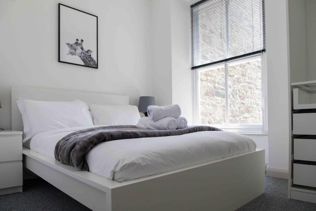 Stunning 2 Bed Apartment With Sea Views, Penzance Buitenkant foto