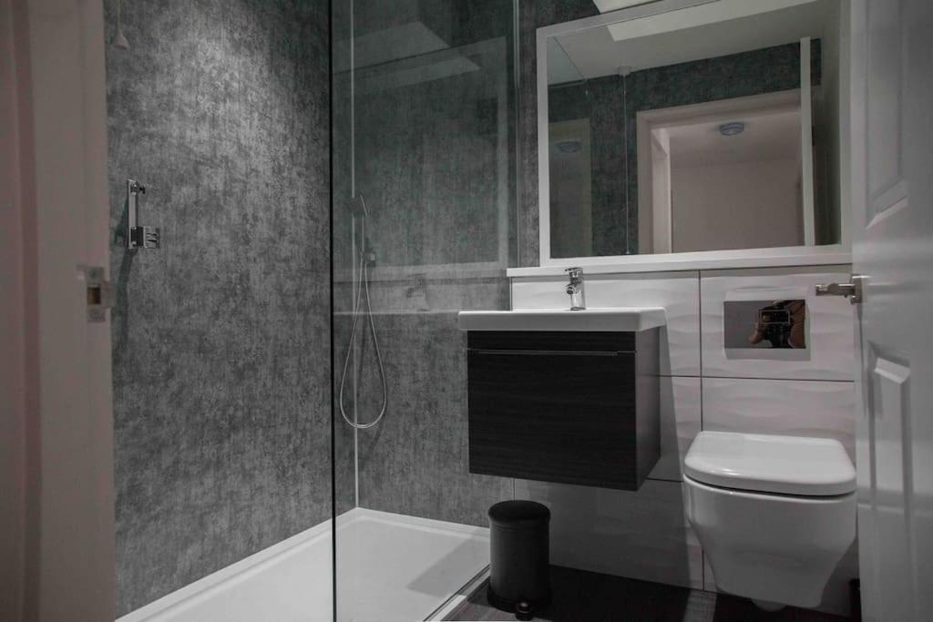 Stunning 2 Bed Apartment With Sea Views, Penzance Buitenkant foto